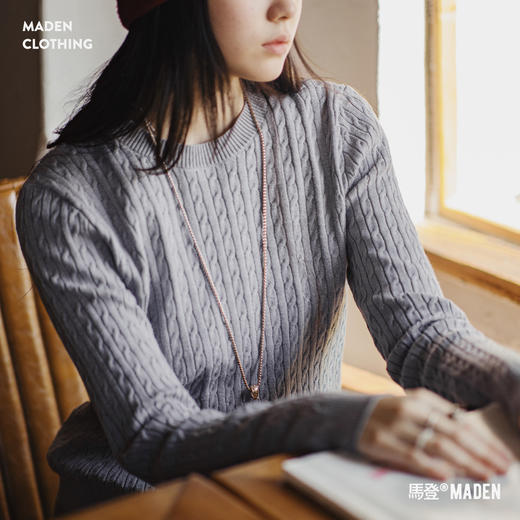 马登灰色短款圆领套头修身绞花细针织衫毛衣打底内搭上衣女士秋冬 商品图0