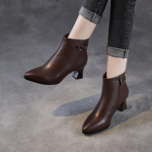 ZM 258699皮靴子尖头瘦瘦靴粗跟高跟显瘦短筒靴 商品图1