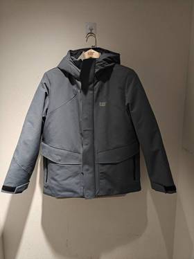 【云粉节】【95折】6楼卡特CAT秋冬款短款羽绒服湖蓝色CO3DWW47051C81,吊牌价1998，现价1898