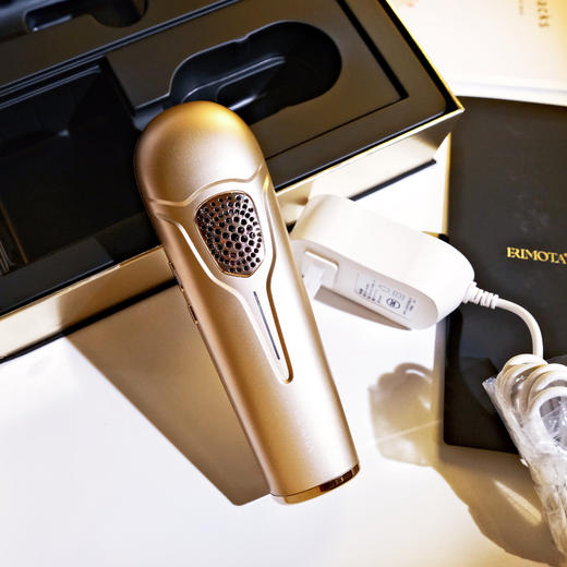 【ERIMOTA复合牛奶光美容仪2.0】👉购买须知【不适用于黄褐斑，斑点容易被打散】 用黑金光+牛奶光双波段，击破6大肌肤问题!!全脸皱纹/肤色不均/暗淡无光干燥起皮/色素沉着/胶原流失 ，3月质保 商品图7