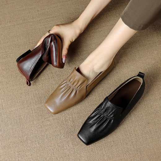 【预售5天】真皮优雅复古软皮低跟单鞋女新款方头妈妈鞋一脚蹬舒适小皮鞋XMN&H883 商品图1