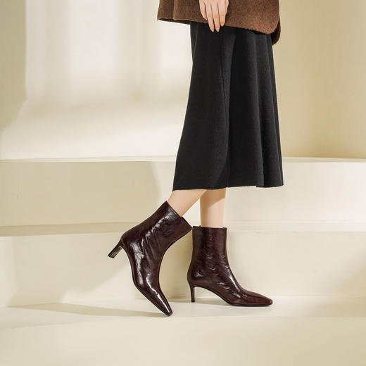 Westory2025年冬季小方头中跟抓邹牛油皮一脚蹬极简宽筒气质短靴W25DS85501 商品图4