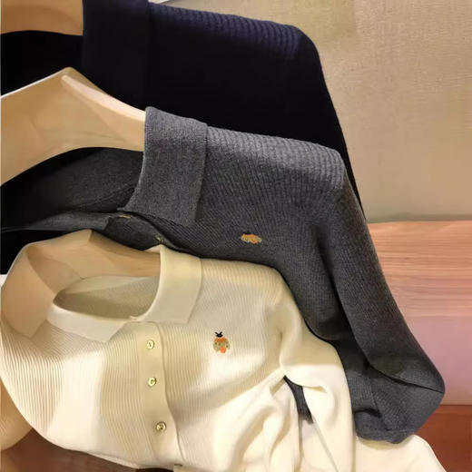 【清仓款 不退换】手感软糯细腻，甄选超细羊毛！2025法式Polo领刺绣珠片羊毛针织开衫女款！ 商品图2