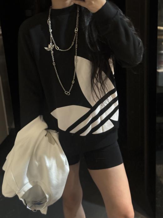 A迪经典运动图案印花圆领套头简约长袖卫衣 商品图2