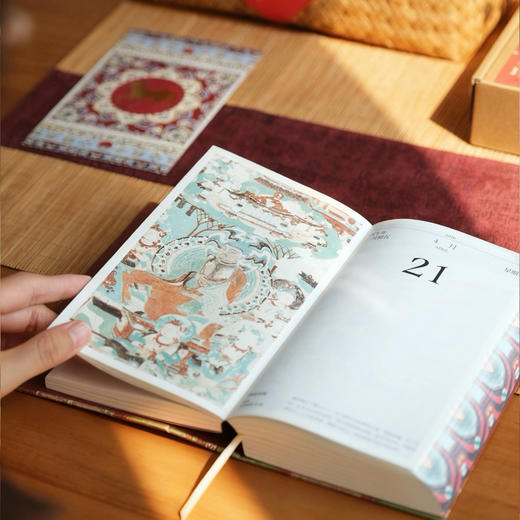 《敦煌日历2026》经典版（无邮票）/邮票版/台历版 商品图7