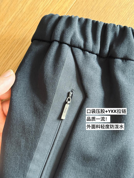 25秋冬-精品男士防泼水轻户外压胶软壳抓绒长裤 断码清仓不退不换。 商品图2
