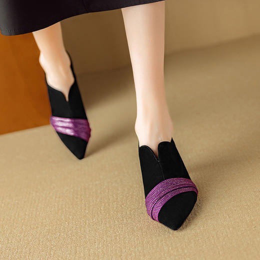 【预售5天】秋季新款法式水钻尖头高跟鞋女复古风通勤深口单鞋DB&M6602 商品图2