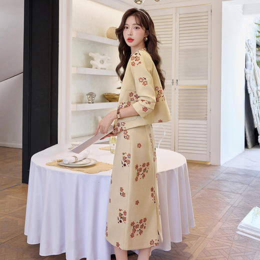 HR YJLY8615重工刺绣亮片小香法式套装两件套 商品图1