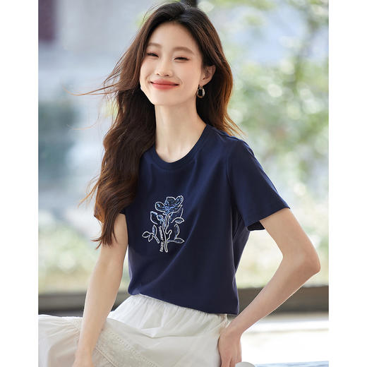 【周四狂欢价】熙世界90%棉玫瑰印花T恤25夏新款透气舒适女刺绣短袖休闲套头上衣 商品图0