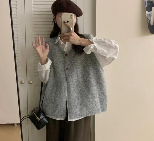 秋冬必备了韩系穿搭天花板 【OSMIC ARMIN韩系百搭慵懒风毛衣马甲】 正值当季 超有韩系风的毛衣马甲! 商品图2