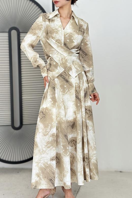 Le Malene 浅咖色V领印花衬衫半裙套装 18714 商品图3