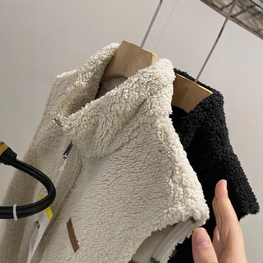 出口欧美整单 ！2025日系简约纯色基础百搭摇粒绒保暖无袖马甲！ 商品图3