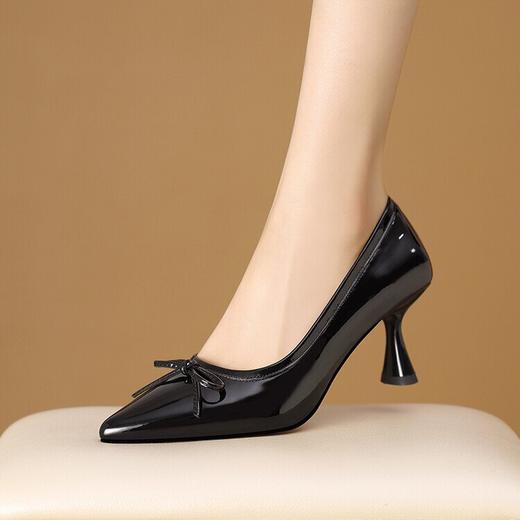 【预售5天】亮漆真皮尖头优雅气质高跟单鞋女细跟新款时尚蝴蝶结浅口女鞋HY&H3465 商品图2