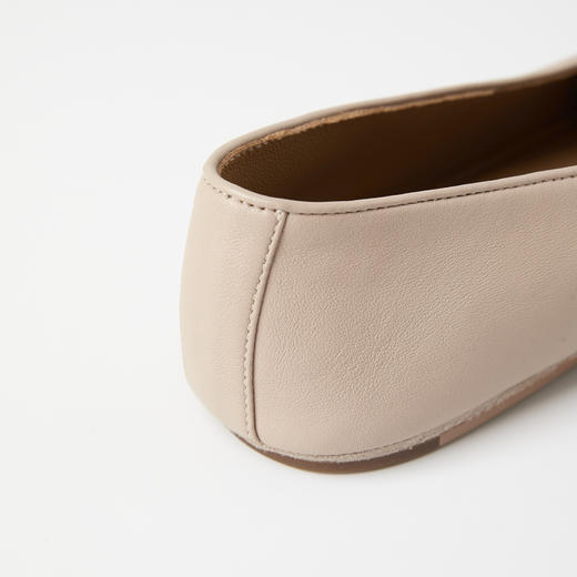 ROMI STUDIO“气质新贵”羊皮圆头一脚蹬米白平底单鞋RWBAP31781 商品图4