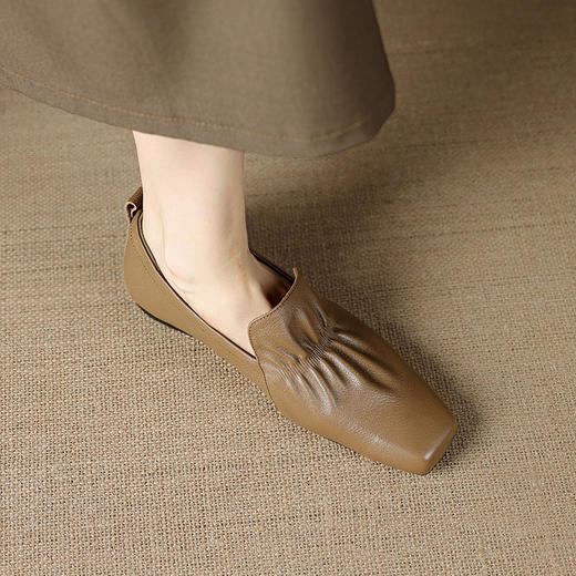 【预售5天】真皮优雅复古软皮低跟单鞋女新款方头妈妈鞋一脚蹬舒适小皮鞋XMN&H883 商品图2