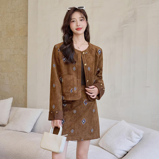 HR YJLY8617重工刺绣亮片小香法式套装两件套 商品图5