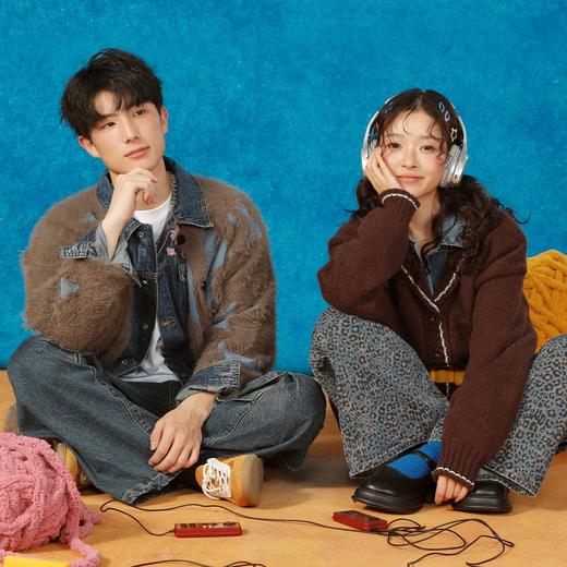 KT线条拼接慵懒感毛衣-纪念日百货门店同款166444613 商品图3