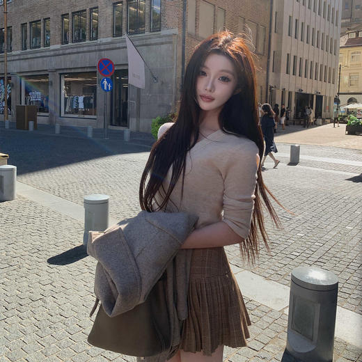 张林超LIN BOUTIQUE 修身显瘦拉长比例打底 鹅蛋圆领全羊毛上衣女 商品图0