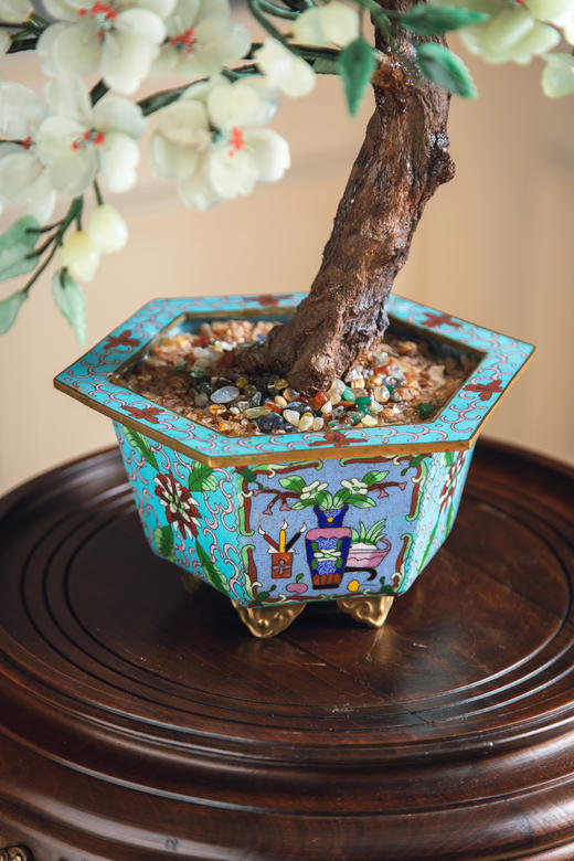 【已售】独角鹿西洋古董20世纪中国出品卷枝花卉纹景泰蓝盆装饰「素洁海棠」珍宝像生盆景 商品图5