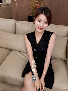 良木礼——小香连衣裙