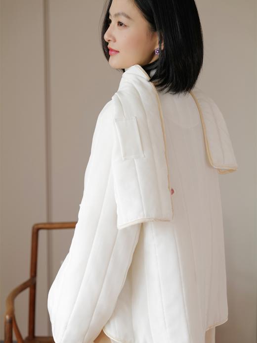 梅花酪 云感桑蚕丝薄软绗棉外套围巾套组 山林曦照 商品图1