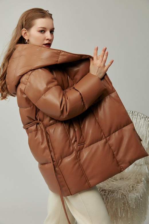 SAFICOO 时尚摩登 围裹连帽式+收腰花苞型设计羽绒服 商品图4