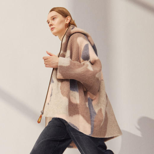 谜底花色大衣长袖2025年冬季新品复古提花大廓形连帽女254MD1650 商品图1