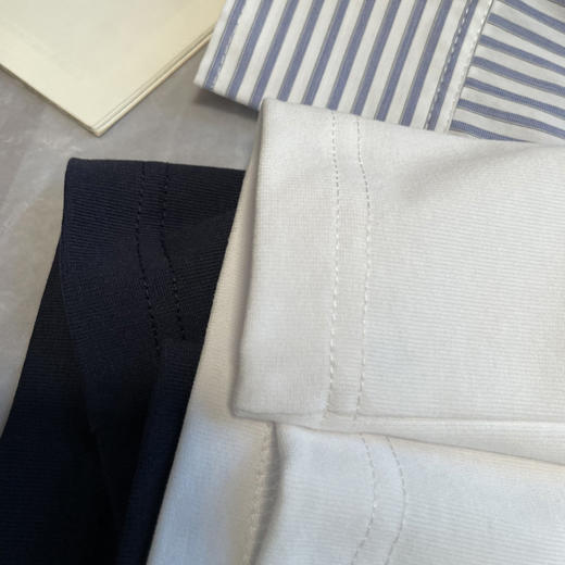 穿出时髦高衣品~2025设计师款撞色拼接条插肩袖纯棉字母T恤女款！ 商品图3