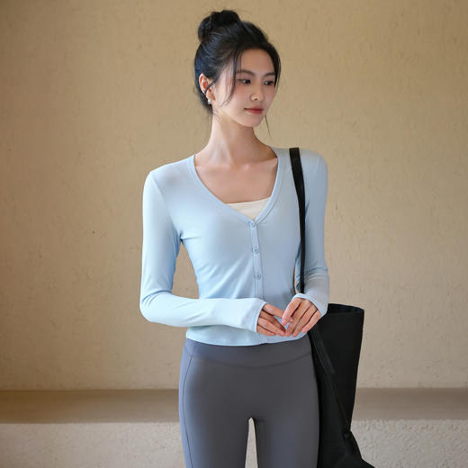 跃牌【周游世界】秋冬新款瑜伽服女V领开衫小个子修身螺纹长袖外套TP0909 商品图1