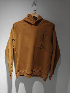 【云粉节】【95折】6楼卡特CAT秋冬款连帽卫衣套衫柳黄色CO3SWW49011C22，吊牌价698.现价663