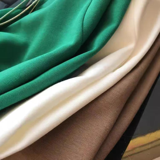 【清仓款 不退换】好品质推荐！一定要入手！2025小众设计感两侧压线丝光棉圆领短袖T恤女 商品图1