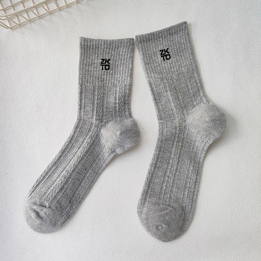 基础-简约字母提花男袜-纪念日百货门店同款165444494 商品图3