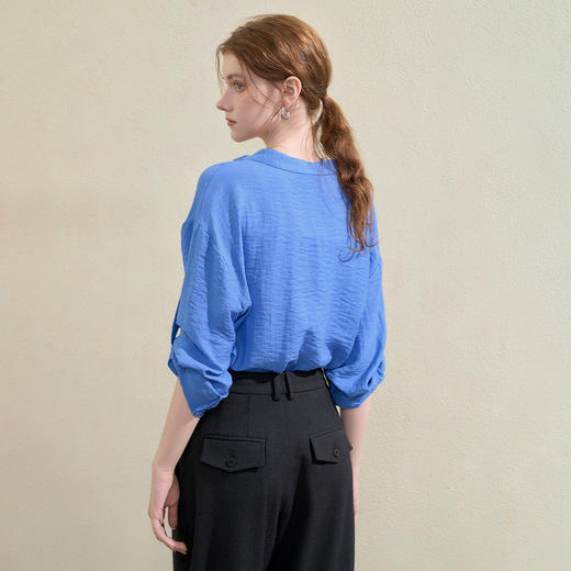 西遇V领宽松衬衫女秋季新款老钱风衬衫SS051317 商品图4