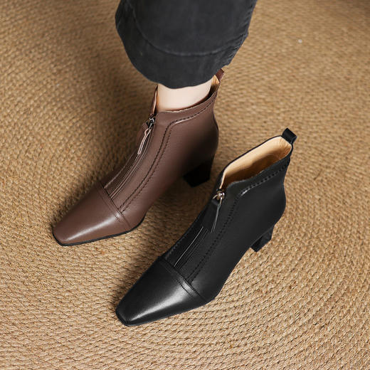 【预售5天】秋冬气质高跟前拉链棕色短靴女新款复古真皮方头粗跟百搭马丁靴DS&1902 商品图2