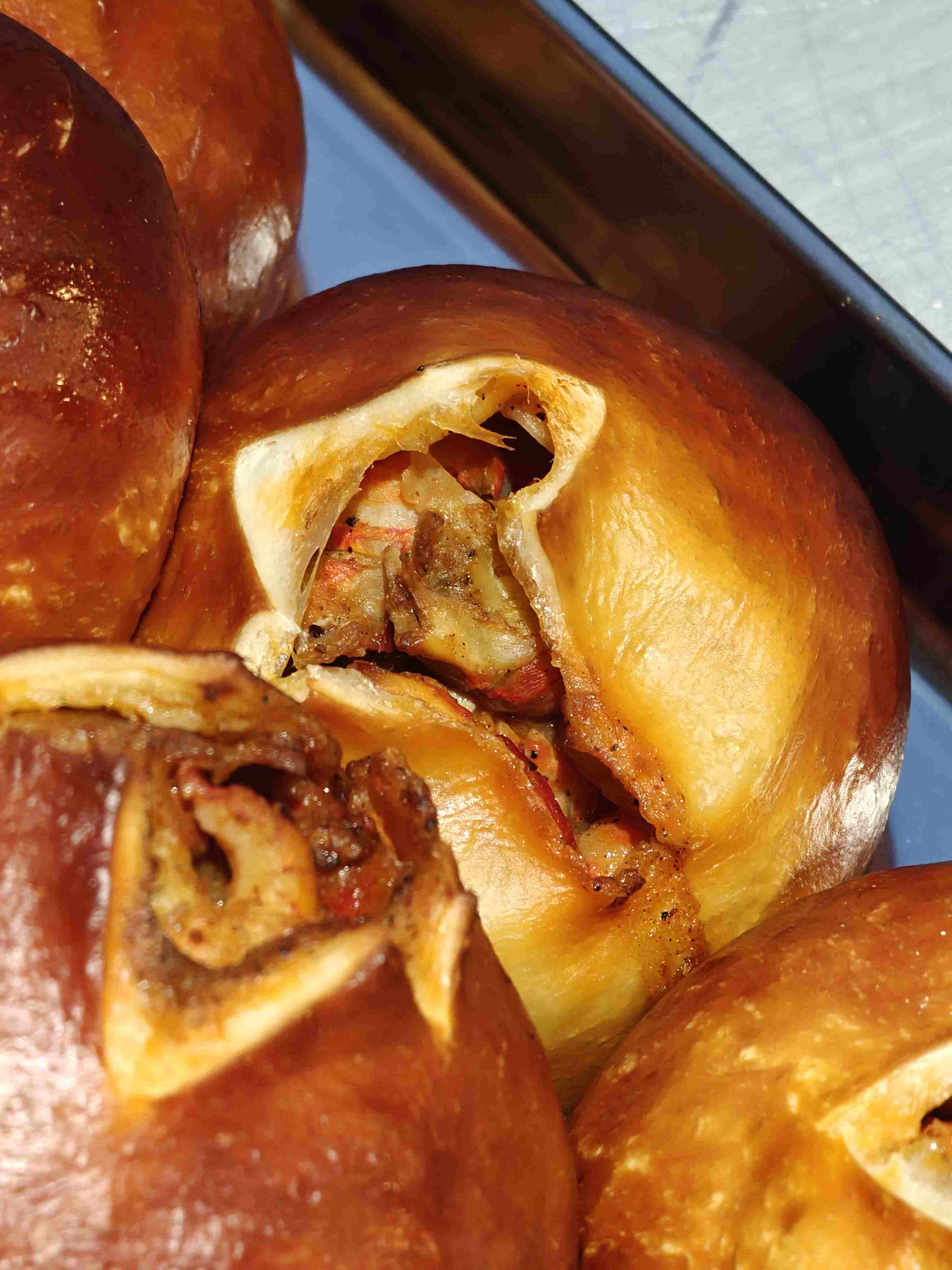 【下单现烤不接急单】【四只】川渝辣酸豆角牛肉沫/咖喱鸡肉/川渝辣小龙虾/酱香鸡肉/法兰克福牛肉香肠芝士碱包