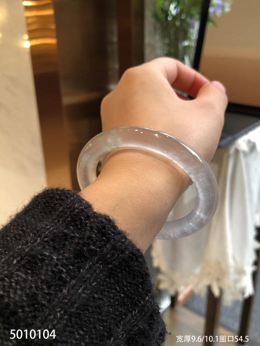 玻璃种圆镯【5010104】圈口54.5~具体价格微信咨询 商品图3