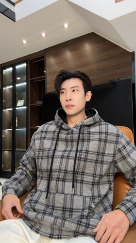 WY1048SDSA男士秋冬新款痞帅男装复古格子连帽卫衣宽松休闲百搭套头上衣