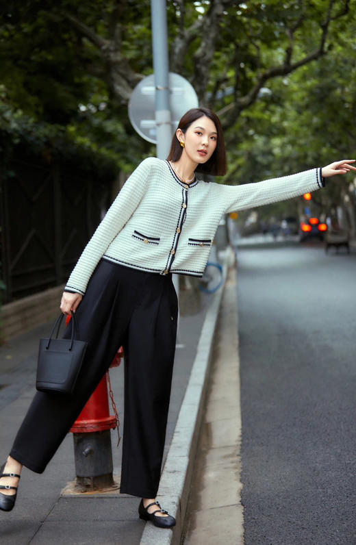 【开放日忙 秒杀价已调 直接拍】返场 小禾香风 白月光 镂空撞色针织 外套 开衫 温柔减龄款 可儿自留款 好温柔 好温暖 商品图1