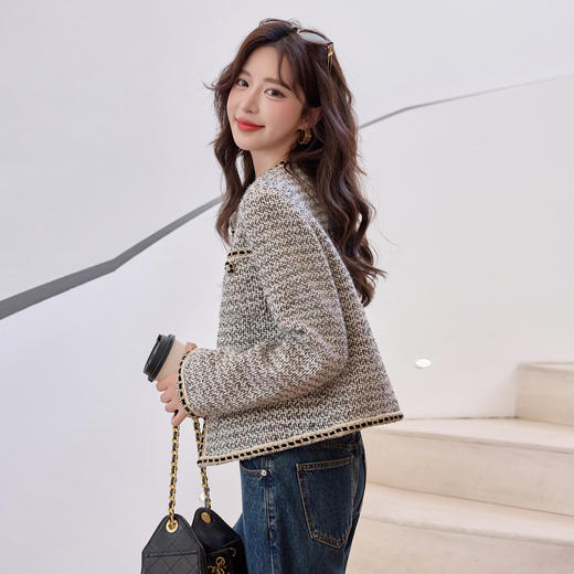 HR YJLY8623气质简约小香单排扣法式短外套 商品图2