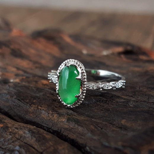 【天然正品】A货翡翠AU750白金镶钻镶天然细腻冰种飘花蛋面满绿翡翠戒指16号（戒圈可改）女士230925NJM32现售价：2980 商品图3