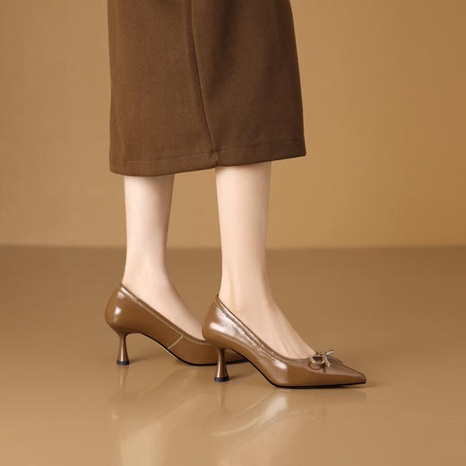 【预售5天】亮漆真皮尖头优雅气质高跟单鞋女细跟新款时尚蝴蝶结浅口女鞋HY&H3465 商品图3