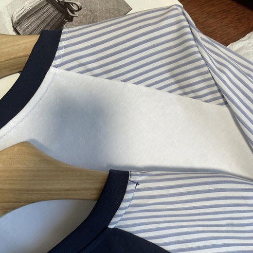 穿出时髦高衣品~2025设计师款撞色拼接条插肩袖纯棉字母T恤女款！ 商品图2