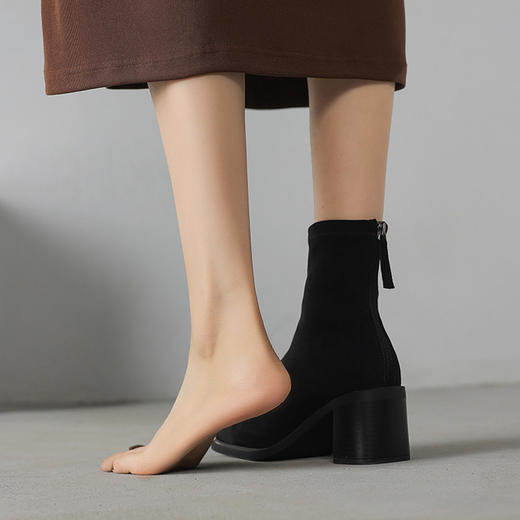 【预售5天】秋冬复古舒适粗高跟鞋女气质短靴单靴绒面瘦瘦靴裸靴WC&M3596 商品图2