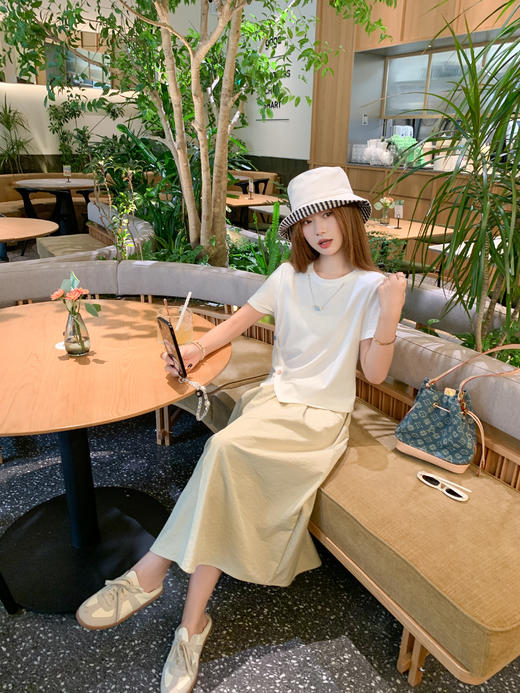 【110元任选2件】最后一波现货！2色不规则开叉短袖T恤 商品图11