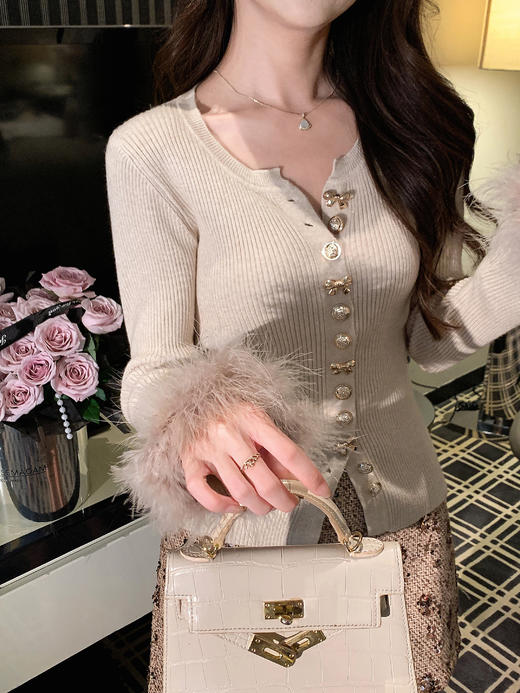 张心子【迷雾花园】秋冬纯欲仙气羽毛袖针织衫上衣 U2510054 商品图5