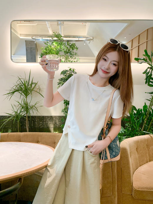 【110元任选2件】最后一波现货！2色不规则开叉短袖T恤 商品图13