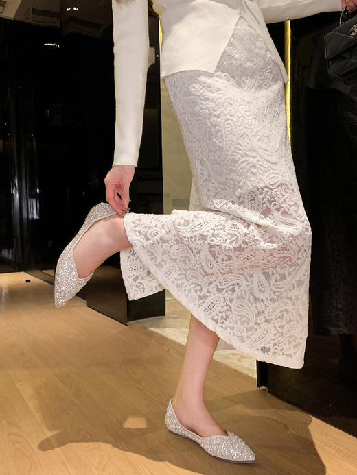 张心子【甜心赴约
】V领蕾丝拼接百搭温柔针织衫上衣 U2510001 商品图10