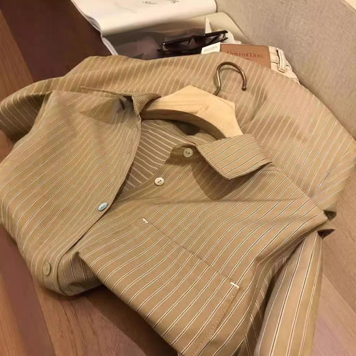 【断码清仓 无退换】早春刚需，上身巨舒服！！！2025新款撞色袖口字母刺绣条纹衬衫女 商品图4