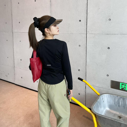 2509412    迪桑* 圆领长袖 运动上衣 商品图11