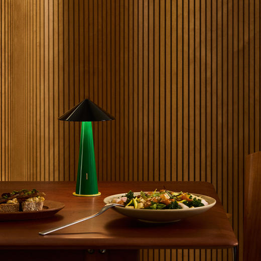 finelumens Tipsy小斗笠灯台灯可充电 商品图4